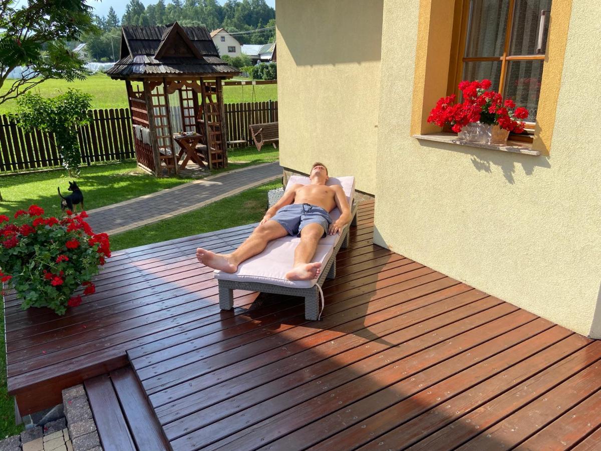 Vanessa U Podnoza Gor, Nad Jeziorem Czorsztynskim